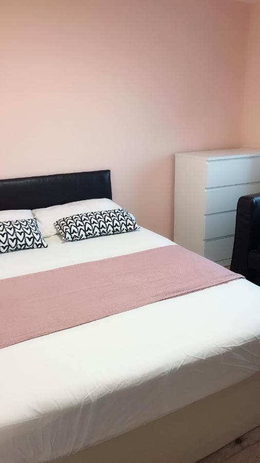 Edinburgh City Centre Old Town Holiday Apartment 3 Bedrooms מראה חיצוני תמונה